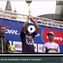 Throwback to the World Cup @ Antwerp 2011, when the competition took place @ het Steenplein! #Enjoy!

http://sporza.be/cm/sporza/wielrennen/1.1077553